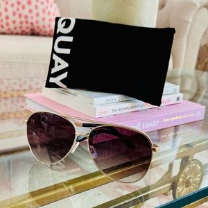 Quay Women's
Vivienne Oversized
Aviator Sunglasses NEW